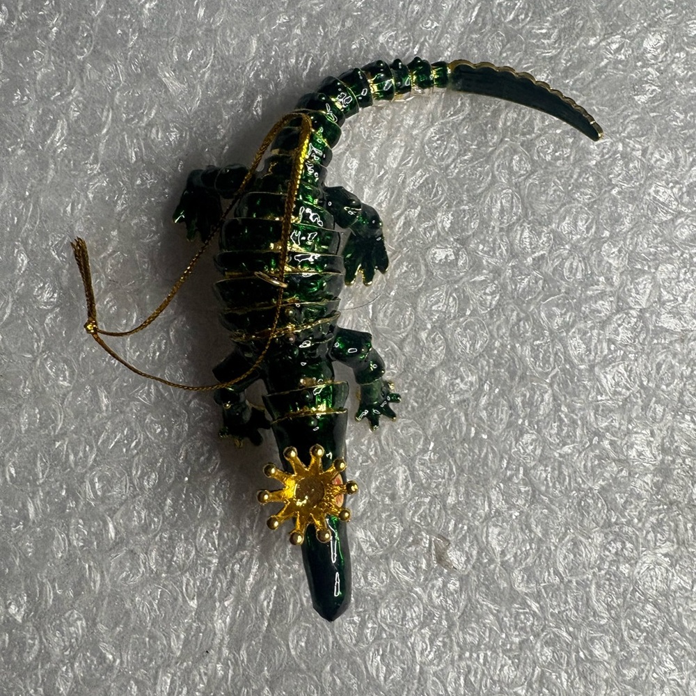 Dillard’s Cloisonné Alligator - Picture 6 of 11